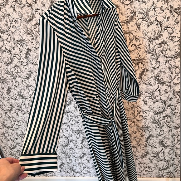 H&M green and white stripe belted dress, size 8 - Picture 3 of 9